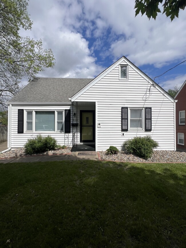 property at 4135 8th St