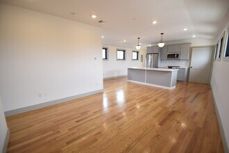 15 Maywood St, Unit 4 in Boston, MA - Building Photo - Building Photo