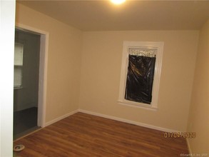 22 5th St-Unit -1 in Waterbury, CT - Building Photo - Building Photo