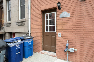 209 Adams St in Hoboken, NJ - Building Photo - Building Photo