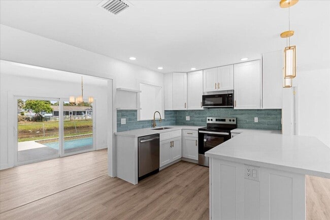 property at 533 Riverside Dr