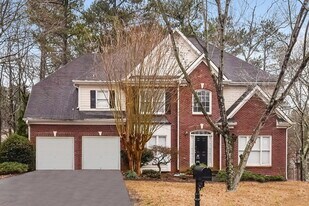 430 Golden Meadows Ln in Suwanee, GA - Building Photo
