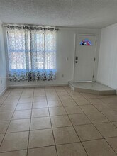 2091 W 54th Terrace in Hialeah, FL - Building Photo - Building Photo