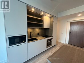 55-2355 Charles St E in Toronto, ON - Building Photo - Building Photo