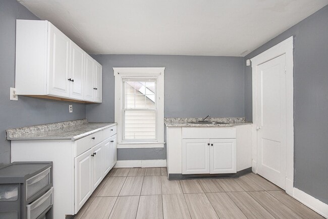 2827 Avondale Ave in Cleveland Heights, OH - Building Photo - Building Photo