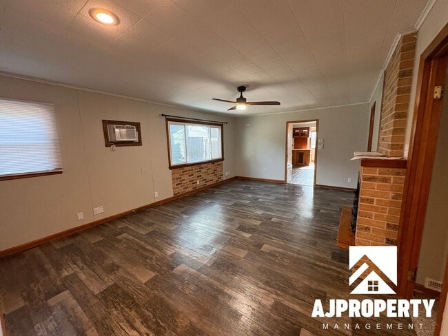 213 W 39th St in Sioux Falls, SD - Building Photo - Building Photo