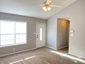 214 Kings Deer Dr in Clarksville, TN - Building Photo - Building Photo