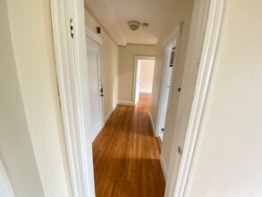 1156 Commonwealth Ave, Unit 34 in Boston, MA - Foto de edificio - Building Photo