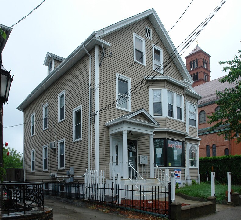 187-189 Academy Ave in Providence, RI - Foto de edificio