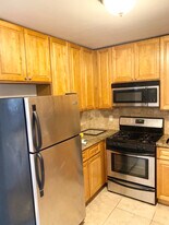 4305 49th St, Unit 2 in Sunnyside, NY - Building Photo