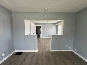 2025 Southeastern Ave in Indianapolis, IN - Building Photo - Building Photo