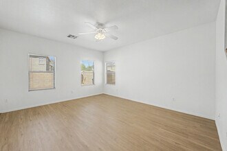 9464 W Sheridan St in Phoenix, AZ - Building Photo - Building Photo