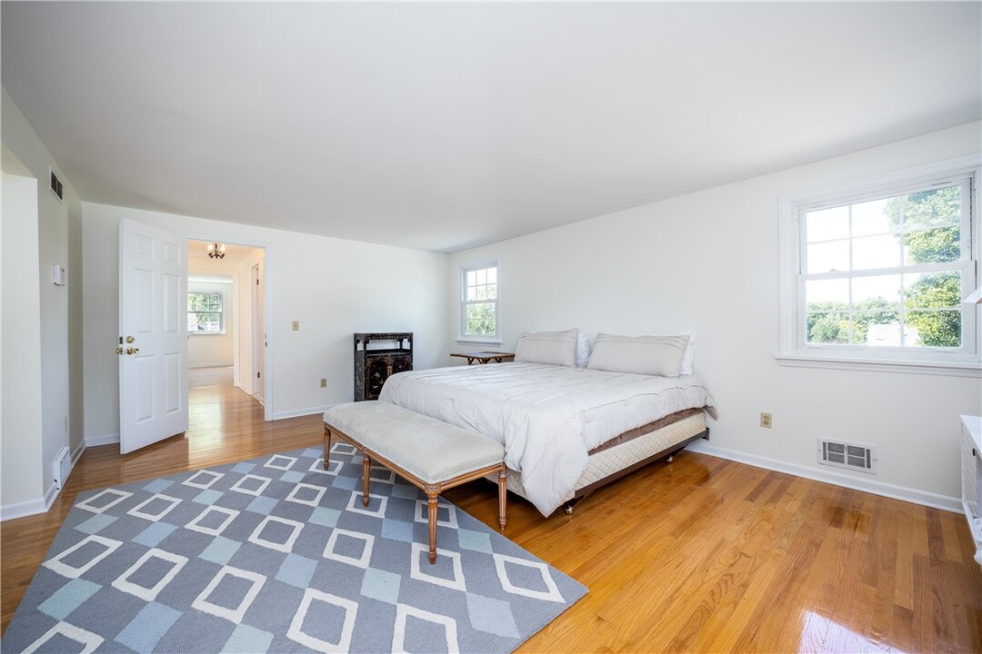 460 Stone Rd in Pittsford, NY - Building Photo