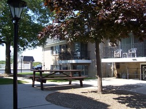 Coach Lite Village Apartments in Buffalo, NY - Building Photo - Building Photo