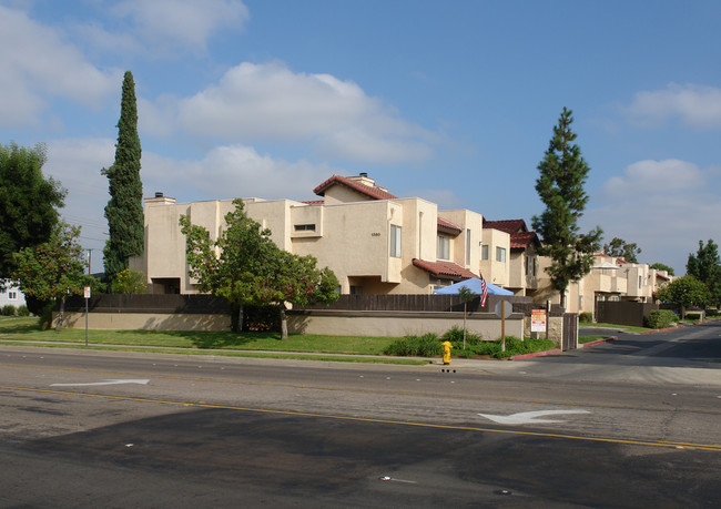 Corsica Condominiums Phase II in El Cajon, CA - Foto de edificio - Building Photo