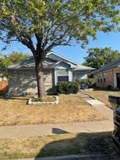 10321 Woodleaf Dr in Dallas, TX - Building Photo