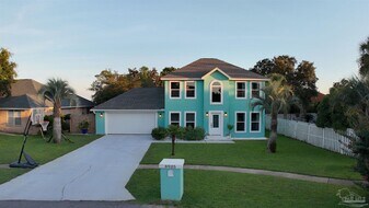 8905 Binnacle Ct in Navarre, FL - Building Photo