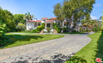 28899 Cliffside Dr in Malibu, CA - Building Photo - Building Photo