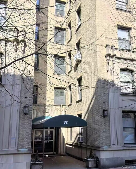70 Haven Ave in New York, NY - Building Photo