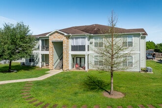 Point Royale in Victoria, TX - Foto de edificio - Building Photo