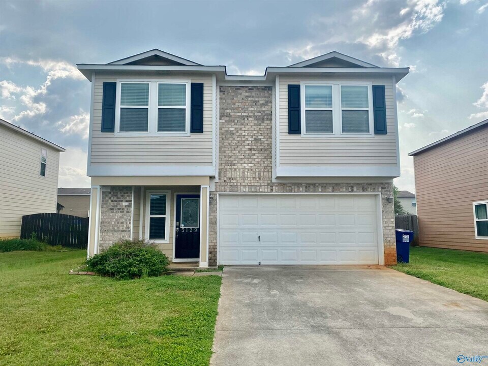3129 Lakeland Dr SW in Madison, AL - Building Photo