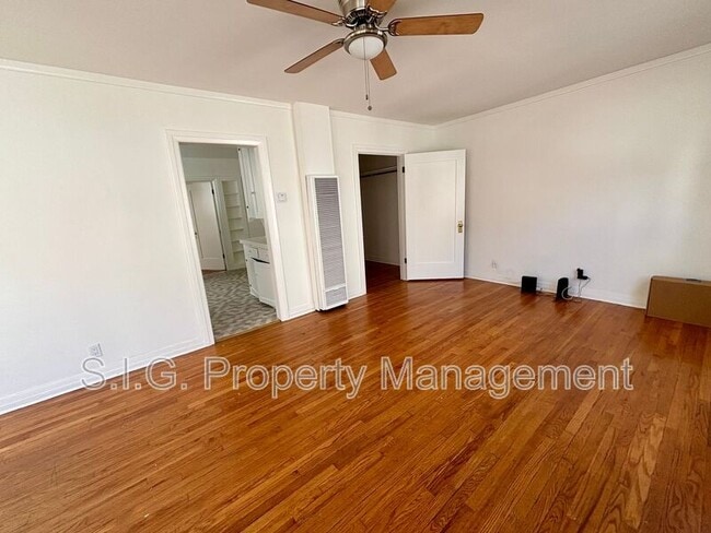 2813 Rowena Ave in Los Angeles, CA - Building Photo - Building Photo