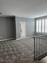 8555 W Russell Rd in Las Vegas, NV - Building Photo - Building Photo