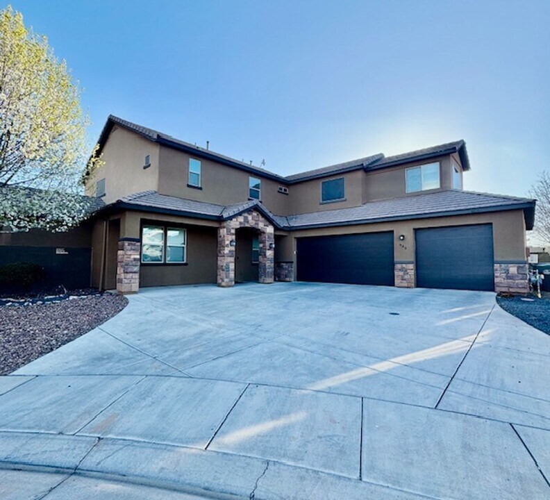 649 W 640 S in Hurricane, UT - Building Photo