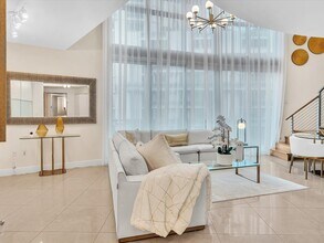 90 SW 3rd St, Unit 501 in Miami, FL - Building Photo - Building Photo