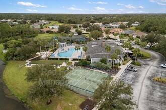 1556 Scarlett Ave in North Port, FL - Foto de edificio - Building Photo