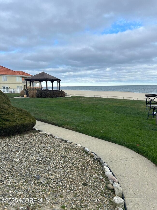 661 Ocean Ave N in Long Branch, NJ - Building Photo - Building Photo