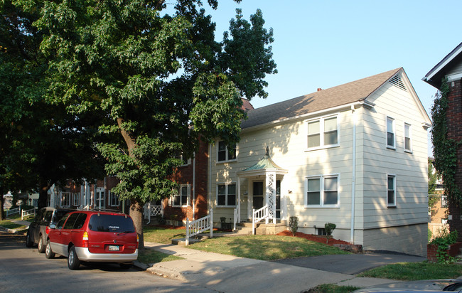 Plaza Town House in Kansas City, MO - Foto de edificio - Building Photo