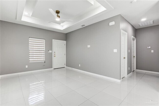 25 Violet Ave W in Pharr, TX - Building Photo - Building Photo