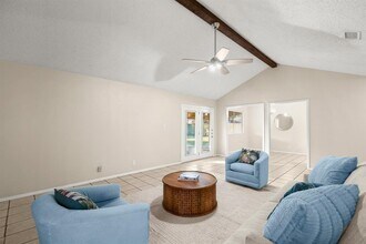 10703 Parkfield Dr in Austin, TX - Building Photo - Building Photo
