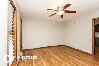 201 S Ellison Way in Independence, MO - Building Photo - Building Photo