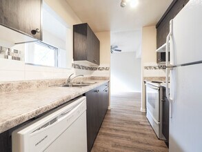 Southview Gardens in Edmonton, AB - Building Photo - Building Photo