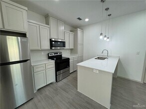 7802 N 58th St-Unit -2 in Mission, TX - Building Photo - Building Photo