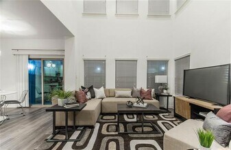 2221 Caniesto St in Plano, TX - Building Photo - Building Photo