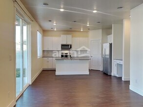 1372 E Ludlow Dr in Kuna, ID - Building Photo - Building Photo