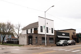 802 Bridge St NW in Grand Rapids, MI - Building Photo - Building Photo