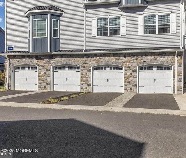 property at 27 Emily Ct