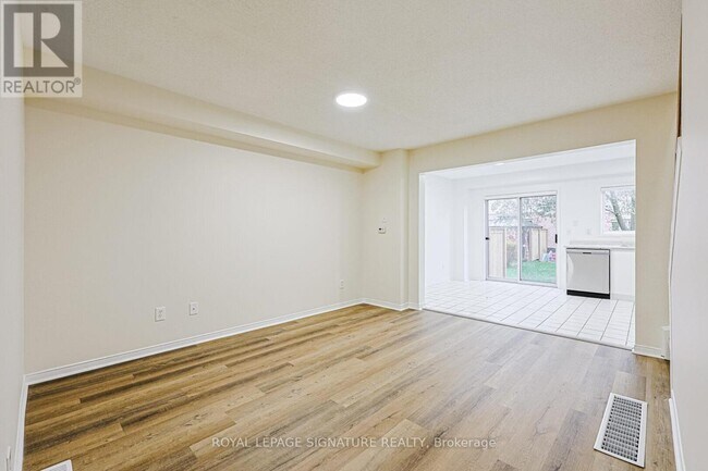 3 Pleasantview Ave in Brampton, ON - Building Photo - Building Photo