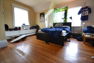8 Selkirk Rd, Unit 3 in Boston, MA - Foto de edificio - Building Photo