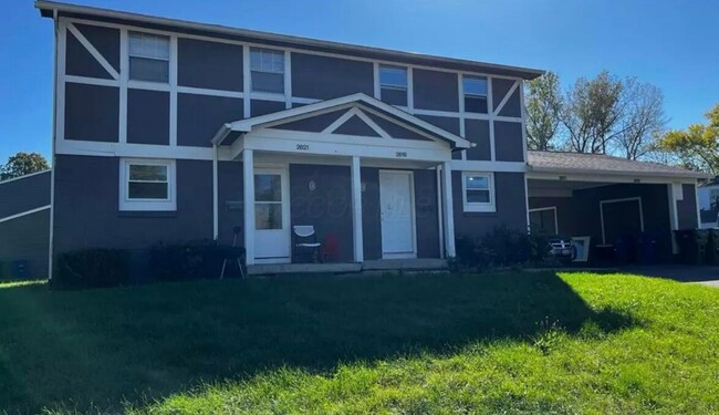 property at 2621 Woodsedge Rd
