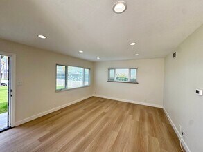 19282 Salmon Ln in Huntington Beach, CA - Building Photo - Building Photo