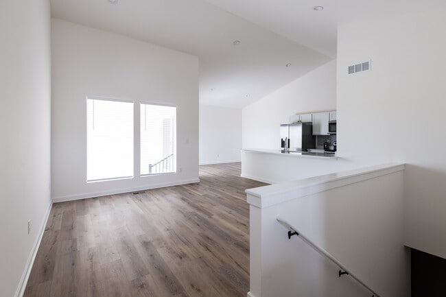property at 5347 Pinecrest Ct N