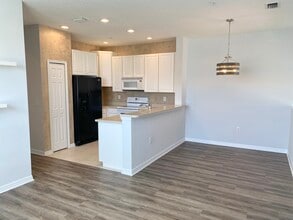 4228 Via Piedra Cir in Sarasota, FL - Foto de edificio - Building Photo