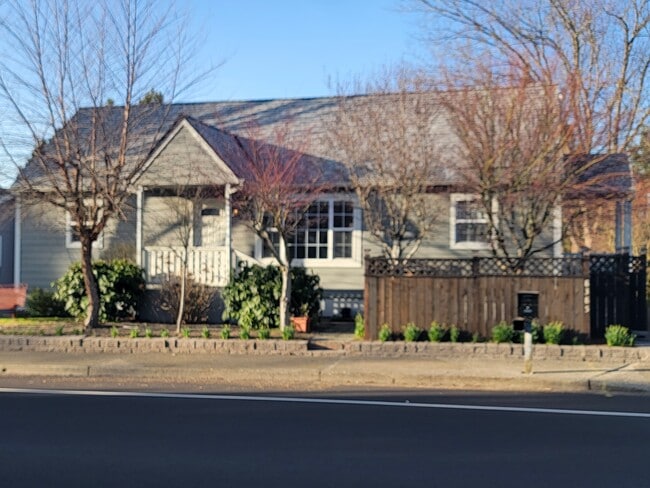 8385 SW Avery St, Unit 101