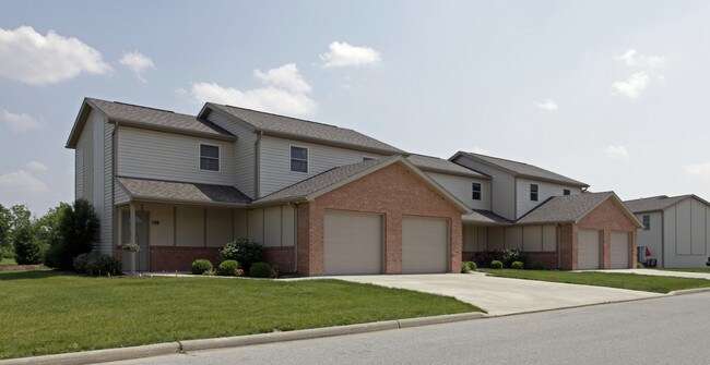 Bruns Drive Townhomes in Brookville, OH - Foto de edificio - Building Photo