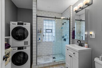 2447 N Kildare Ave, Unit #2 in Chicago, IL - Building Photo - Building Photo